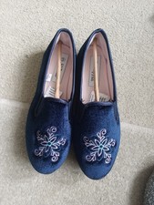 The Slipper Company Women's Slippers Size 5 Never Worn.