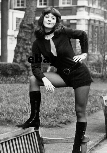 Linda thorson unsigned 4 - thorson, x