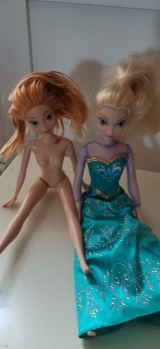 Elsa and ana dolls - elsa,