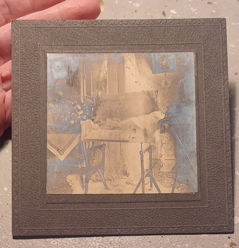 Post mortem photo baby - baby, drop