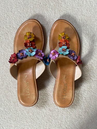 Lotus sandals size leather - 7.,
