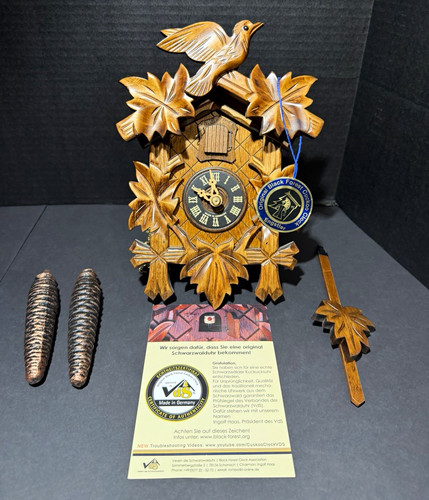 Black forest cuckoo clock - black,