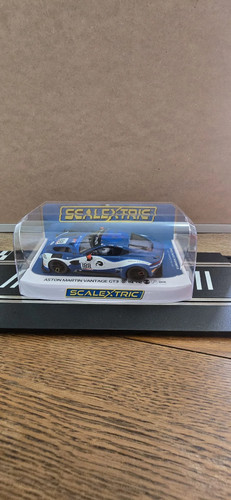 Scalextric aston martin - scalextric,