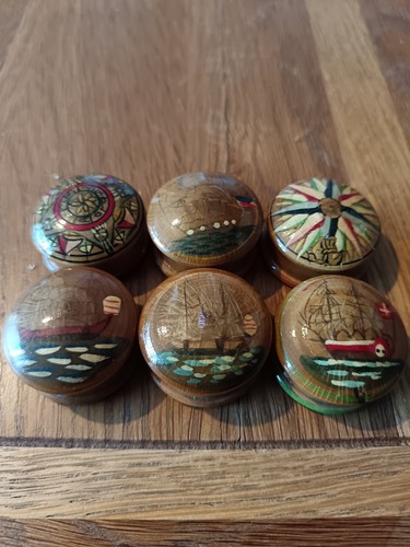 Vintage round treen - vintage,