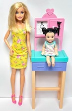 Barbie Doctor Pediatrician Playset - doll + Exam Table & Accessories GTN51 2020