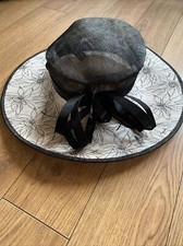 Autograph Black & White