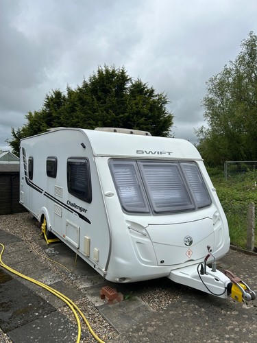 Swift challenger 570 caravan