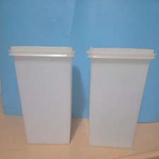 2 Tupperware Saltine Cracker