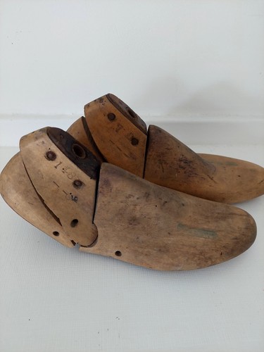 Vintage wooden shoe - lasts, pair