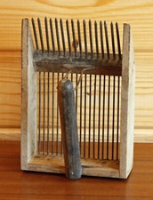Vintage 19cm French Berry Picker - Antique Wooden Blueberry Rake French Tool