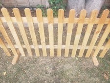 stand alone picket fence
