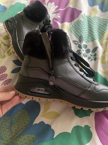 Skechers fur boots new - boots, size