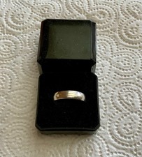 CHUNKY 8g PLATINUM WEDDING RING SIZE 0.3/4.HALLMARKED LONDON, 2001, 5mm D BAND.