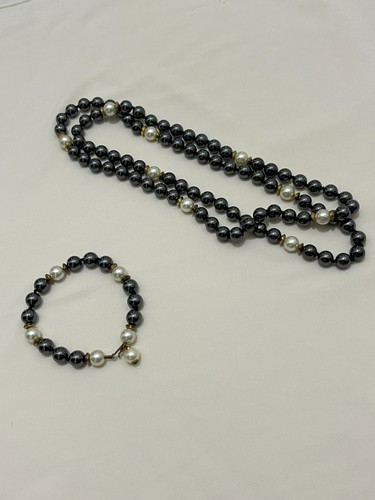 Vintage black bead necklace - vintage,