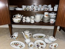 121 piece royal Worcester Evesham Dinner Service, Gold Rimmed , Hardly Used.