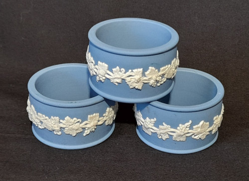Wedgwood blue jasperware - x,