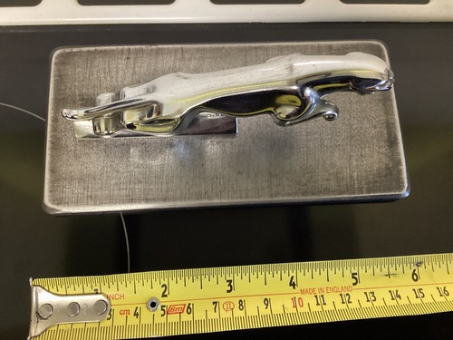 Vintage leaping jaguar - vintage, jaguar,an
