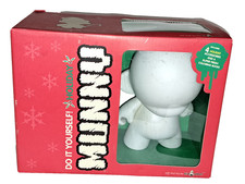 MUNNY - Kid Robot DIY Munny