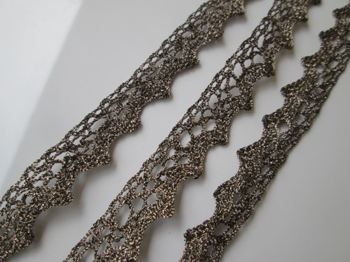Metres grey brown lace - grey,
