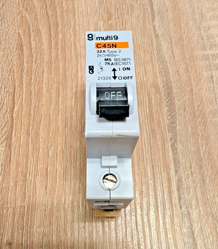 Merlin gerin 21328 c45n amp - 32,