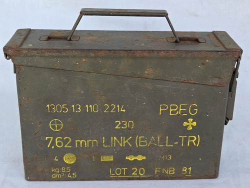 Vintage army metal - metal, ammo