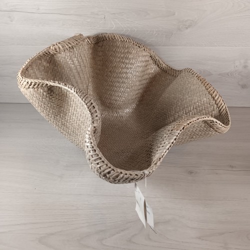 Straw wavy basket - wavy,