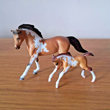 Breyer Custom Etched Mare and Foal Set - Stablemates 1:32 Model Horses