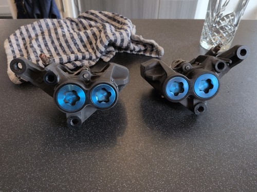 Yamaha 2000 calipers left - calipers,