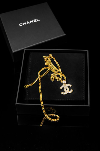 Chanel necklace - cc,