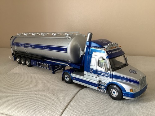 Liontoys van bentum volvo - liontoys, j