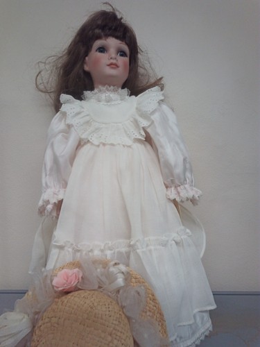 Alberon collector dolls - collector's,