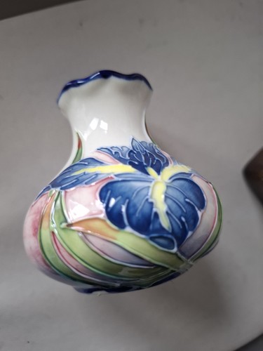 Old tuptonware small - small, bud
