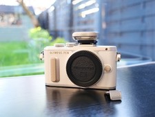 Olympus PEN Lite E-PL8 16.1MP