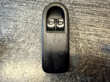 2005-2012 MK3 RENAULT CLIO FRONT ELECTRIC WINDOW SWITCH RH DRIVER SIDE