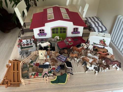 Schleich horse stables - schleich,