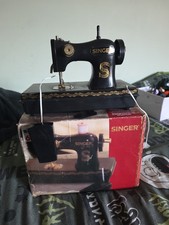 Vintage Singer Toy Sewing Machine With Box 1983