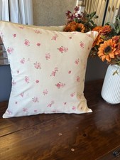 ONE HANDMADE CUSHION IN LAURA