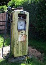 Photo Petrol Pump - Old petrol
