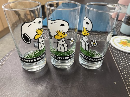 Vintage snoopy ball - hi, glasses