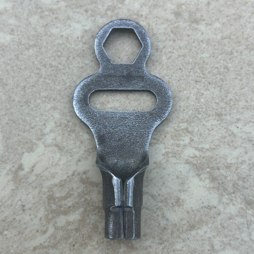 Vintage roller skate key - roller,