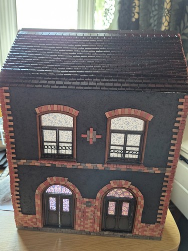 Victorian brick house - 1/35,