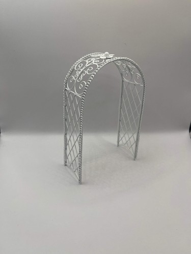 Dolls house white metal garden - white,