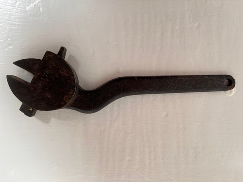 Cast antique adjustable