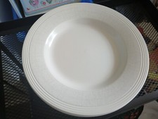 PAUL COSTELLOE WEDGWOOD CREAM DINNER PLATES X 4