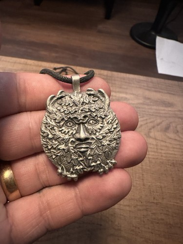 Silver tone metal mythical - silver,