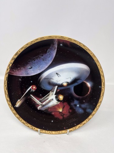 Star trek the voyagers plate - the,