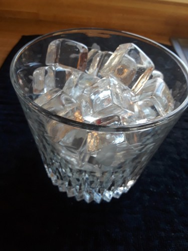 Super large rock whiskey - super,