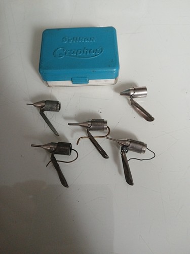 Lot tips and 2 pelican - of,
