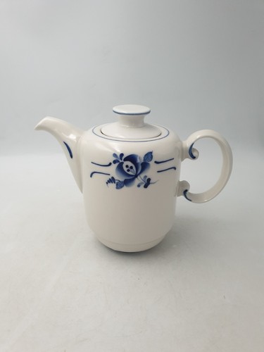 Gzhel made russia porcelain - made,