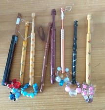 8 LACE BOBBINS / DECORATED
